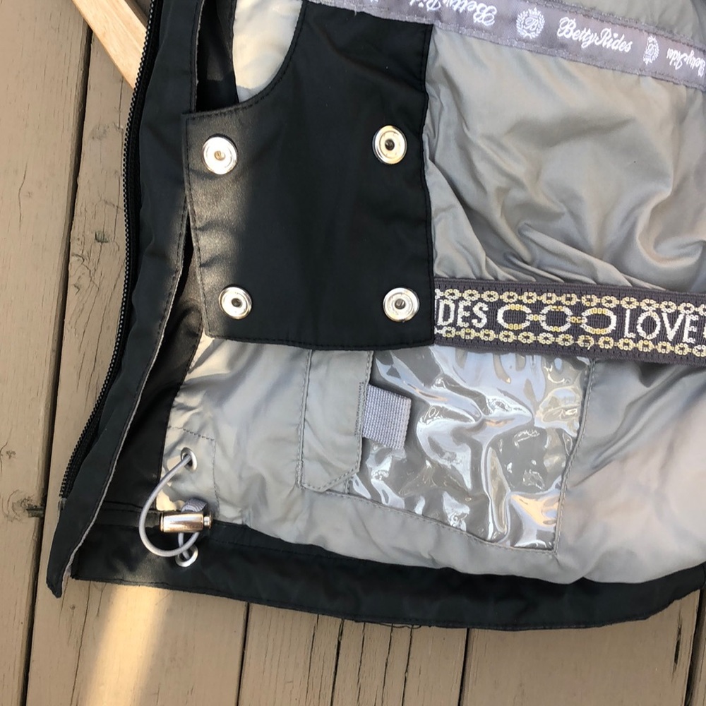 Betty Rides Snowboarding Jacket - Picture 5 of 8